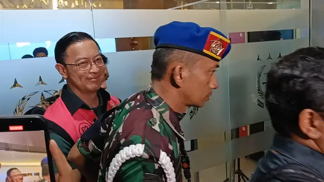10 Jam Diperiksa Sebagai Tersangka Pelanggaran hukum Impor Gula, Tom Lembong Hanya Tersenyum - News berita69.org
