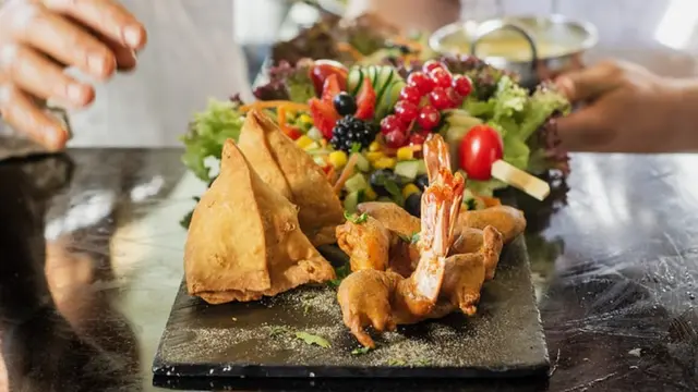 22 Rekomendasi Tempat Makan Enak di Malang Terbaru 2025,  Kuliner Legendaris hingga Kekinian - Hot berita69.org