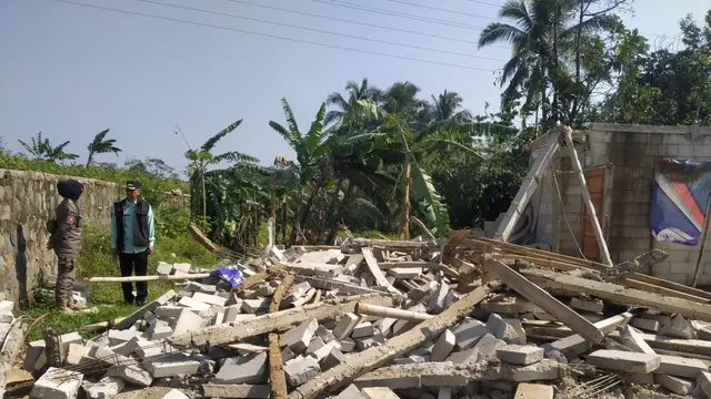 244 Rumah Rusak Diterjang Angin Puting Beliung di Bogor, 2 Orang Tewas - News berita69.org