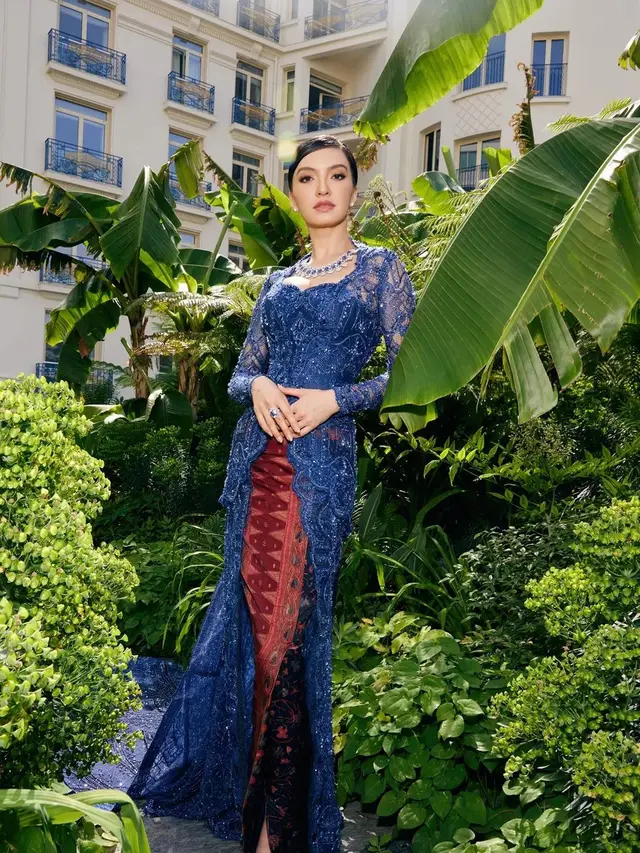 4 Potret Artis Mengenakan Gaun Kebaya Modern, Mewah bak Bangsawan - Hot berita69.org