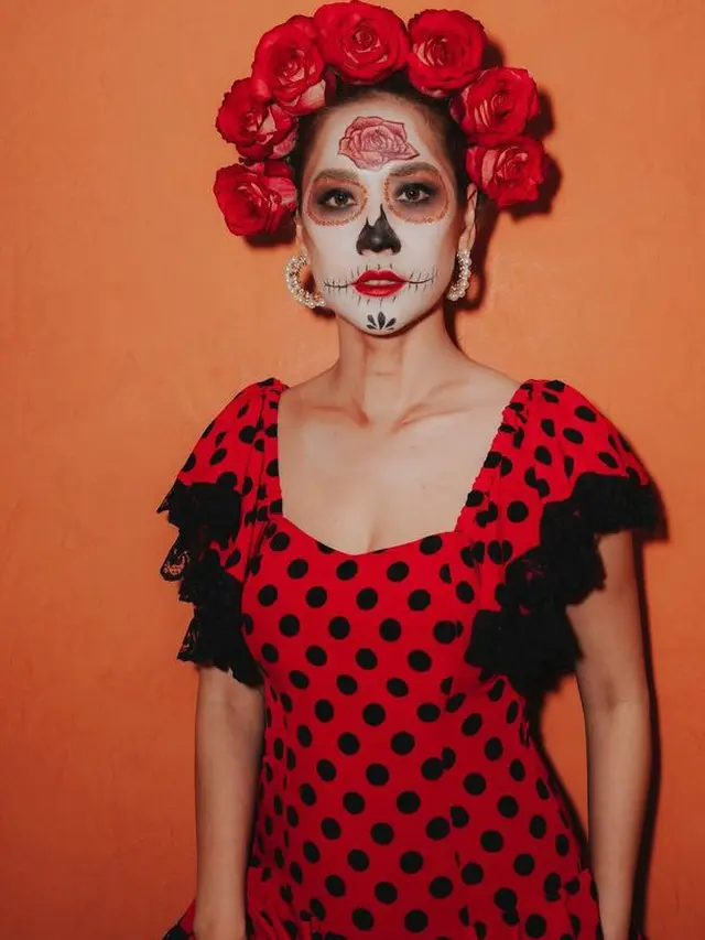 6 Potret Bunga Citra Lestari di Halloween sebagai Catrina, Totalitas dengan Dandanan Tengkorak - Hot berita69.org