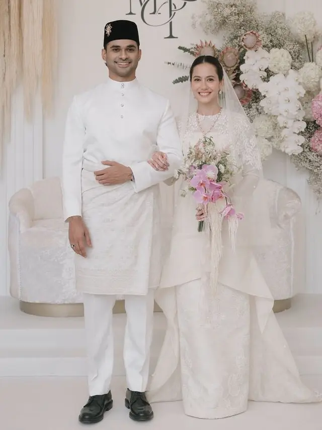 6 Potret Pernikahan Pevita Pearce, Busana Pengantin Putih yang Memancarkan Pesona Melayu - Hot berita69.org
