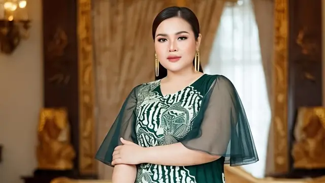 7 Model Batik Wanita Oversized Kekinian yang Elegan, Stylish di Segala Acara - Hot berita69.org