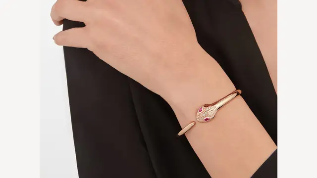 7 Model Gelang Emas Kepala Ular Dari Merek Ternama, Desain Mewah Simbol Kekuatan - Hot berita69.org