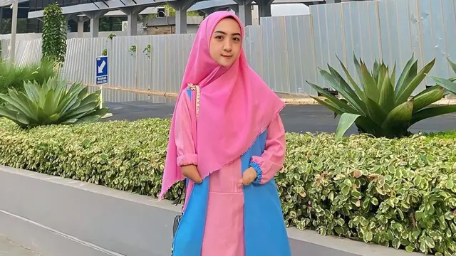 7 Potret Cantik Niatus Sholihah, Gadis Disabilitas yang Ditawari Raffi Ahmad Jadi Staf Utusan Khusus Presiden - Hot berita69.org