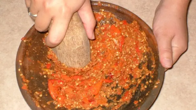 7 Resep Sambal Mentah Ulek, Selera Pedas yang Selalu Bikin Ketagihan - Hot berita69.org