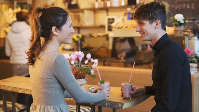 8 Alasan Mengapa Cinta Pertama Susah Dihapus dari Ingatan, Relate dengan Situasimu? - Hot berita69.org