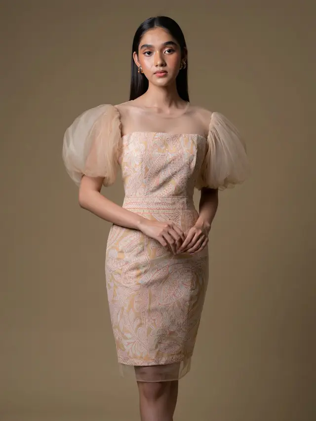 8 Pilihan Dress Batik Brokat Lengan Puff Transparan Tulle, Jadi Tren Elegan di Pesta 2025 - Hot berita69.org