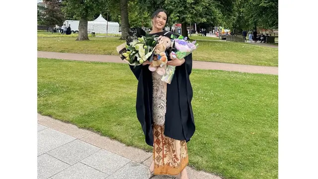 8 Potret Alifiya Arkana, Anak Dede Yusuf yang Lulus S2 University of Birmingham dengan Nilai Tertinggi - Hot berita69.org
