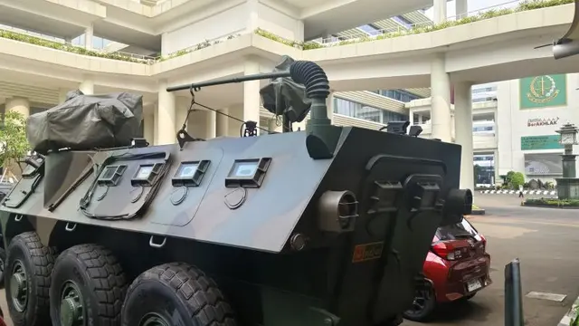 Ada Kendaraan Tempur TNI Siaga di Kejagung, Ternyata Ini Tujuannya - News berita69.org
