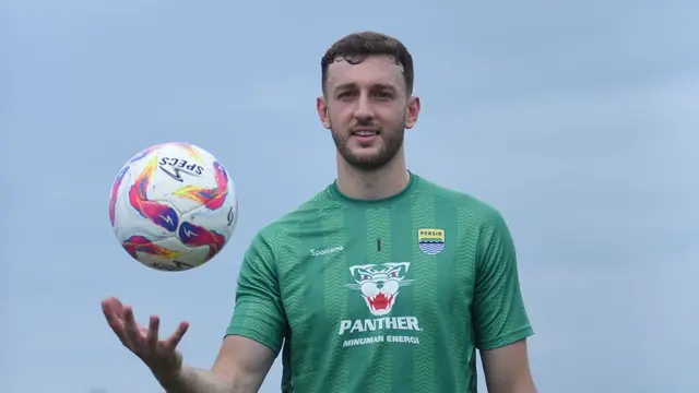 Adam Przybek Jalani Latihan Perdana, Ini Penilaian Pelatih Kiper Persib Bandung - Bola berita69.org