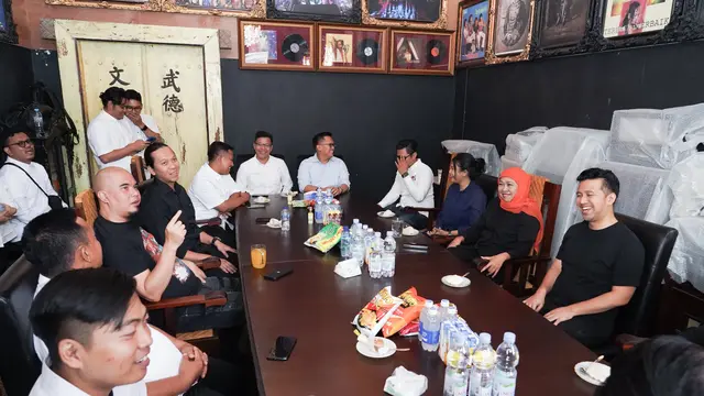 Ahmad Dhani Ajak Arek Suroboyo Pilih Khofifah-Emil - Pemilu berita69.org