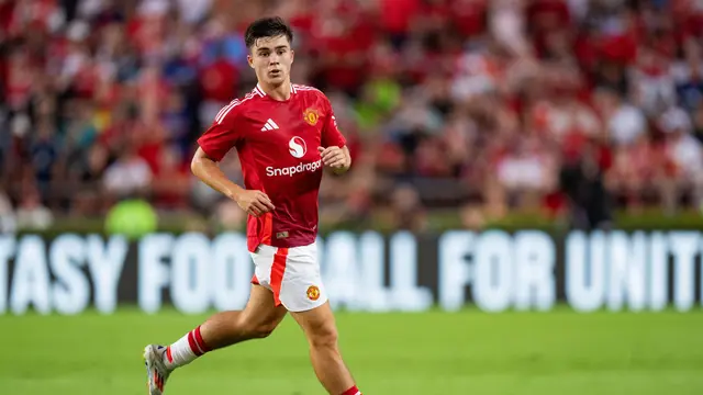 Beda Nasib dengan Mainoo dan Garnacho, Wonderkid 17 Tahun Manchester United Menuju Pintu Keluar - Bola berita69.org
