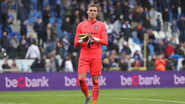 Cari Pengganti Onana, Manchester United Lirik Kiper Rival Liga Inggris - Bola berita69.org