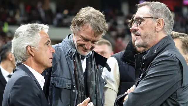 De Jong dan Araujo di Ambang Pintu Keluar Barcelona, Manchester United Mengintai Kesempatan - Bola berita69.org