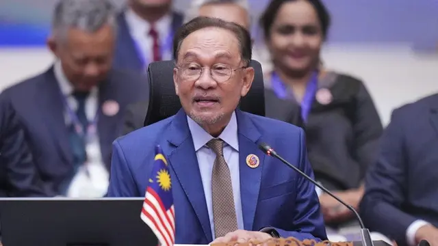 Demo Besar di Malaysia, Ribuan Orang Turun ke Jalan Protes Kepemimpinan Anwar Ibrahim - News berita69.org