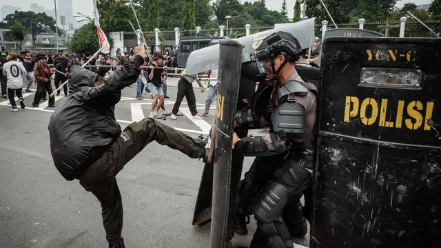 Demo DPR Ricuh, Polisi Amankan Sejumlah Demonstran - News berita69.org