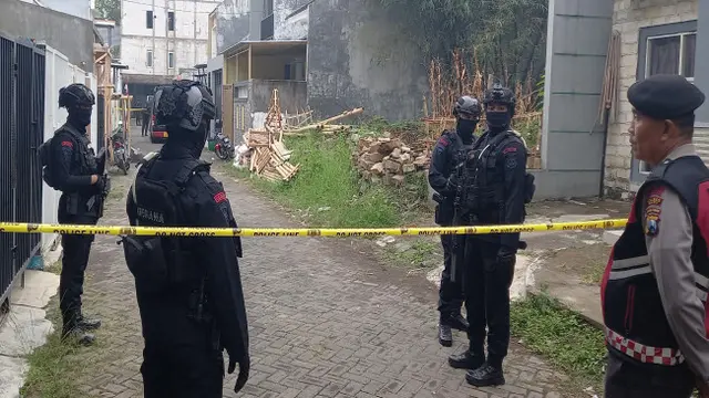 Densus 88 Sita Bahan Peledak saat Tangkap Pelajar Terduga Teroris di Malang - News berita69.org