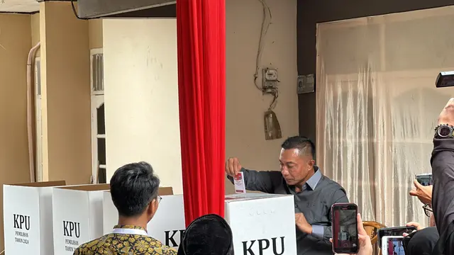 Dharma Pongrekun Salurkan Hak Pilih di TPS 32 Lebak Bulus, Ngaku Baru Pertama Kali Nyoblos - Pemilu berita69.org
