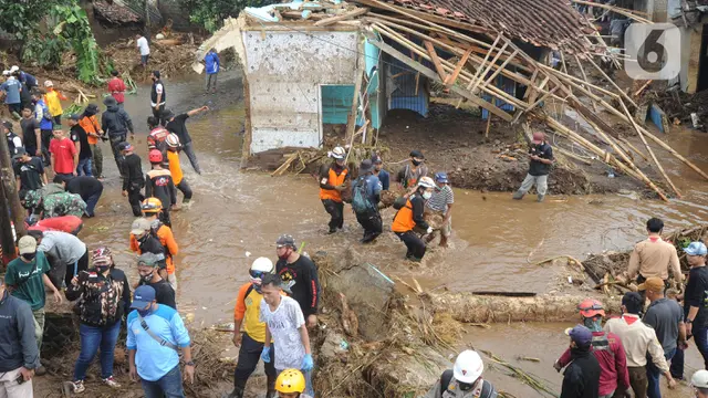 Gedung Desa Jadi Tempat Mengungsi Bagi Warga Terdampak Bencana di Cianjur - News berita69.org