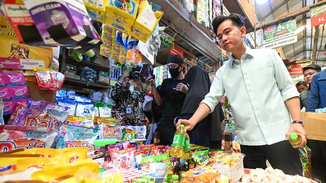 Gibran Tinjau Pasar Tradisional Kahayan di Palangka Raya, Beli Cabai dan Bawang - News berita69.org