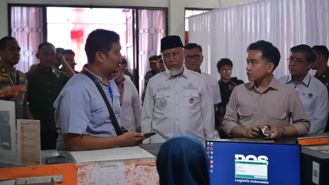 Gibran Tinjau Penyaluran BSU di Padang, Minta Tak Gunakan Buat Main Judol hingga Beli Rokok - News berita69.org
