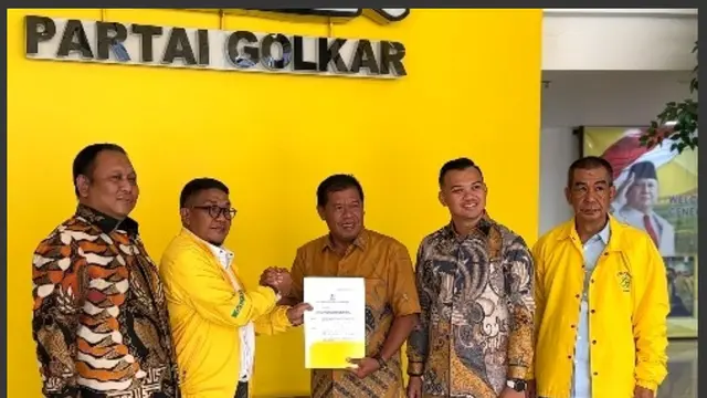Golkar Resmi Usung Eman Suherman-Dena Muhamad Ramdhan Maju Pilbup Majalengka 2024, Serahkan B1 KWK - Pemilu berita69.org