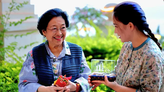 Hangatnya Pertemuan Megawati dan Dianxi Xiaoge di Tepi Danau Fuxian - News berita69.org