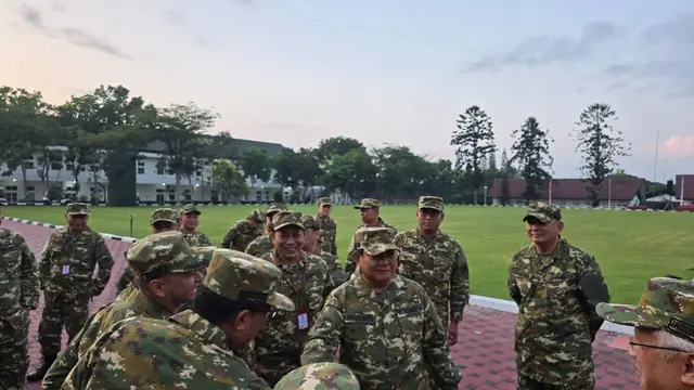 Hari Pertama Retreat, Prabowo Tegaskan Baris-Berbaris Bukan Latihan Kemiliteran - News berita69.org