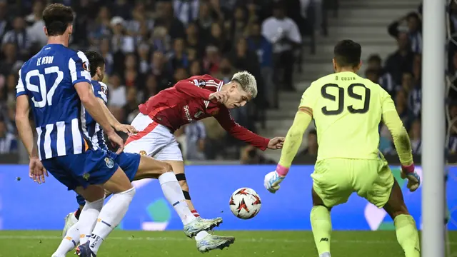 Hasil Liga Europa: Manchester United Nyaris Kalah di Kandang Porto, Bruno Fernandes Diusir Wasit - Bola berita69.org