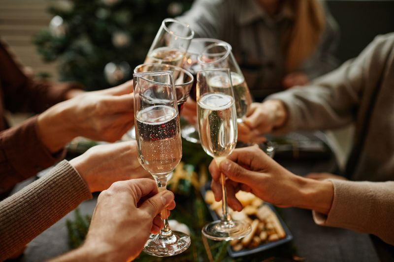 Alkohol tidak baik bagi kita. 5 tips agar tetap aman(r) jika minum | berita