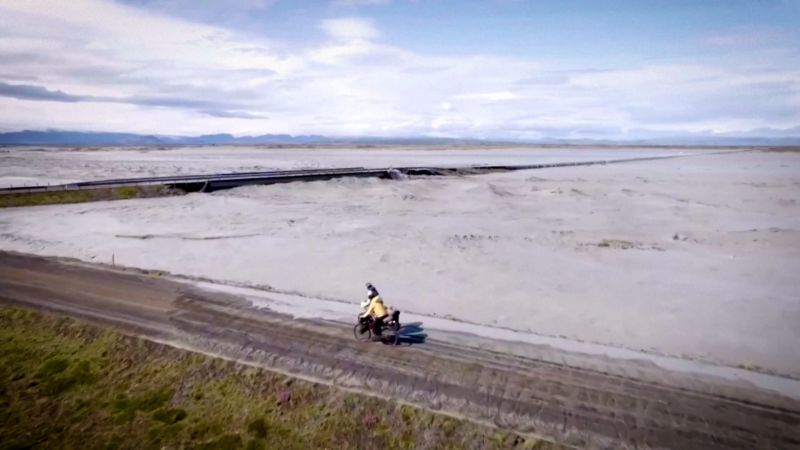 Banjir glasial menggenangi jembatan di Islandia | berita