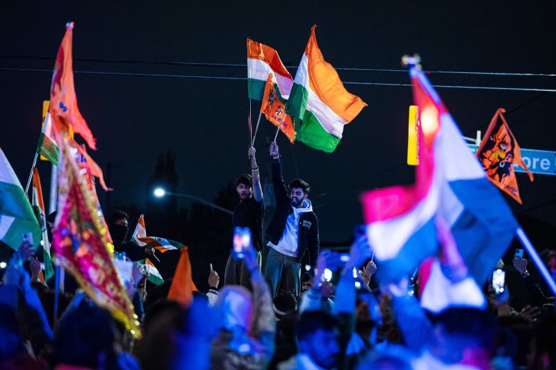 Bentrokan meletus di luar kuil Hindu dekat Toronto. Ini adalah tanda terbaru dari meningkatnya hubungan Kanada dan India | berita