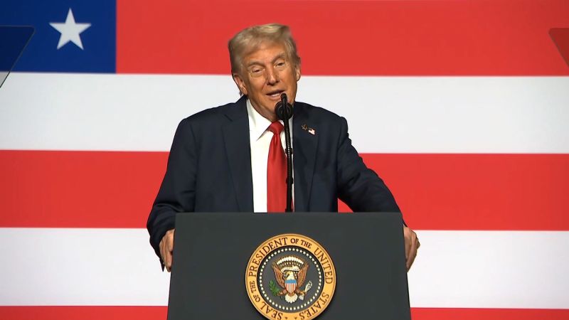 berita-memeriksa klaim Trump tentang Biden dan militer | Politik berita