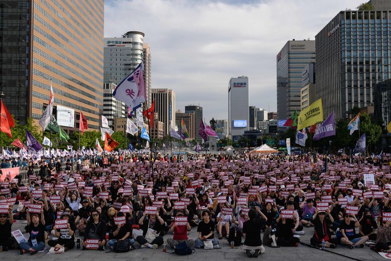 Dia mengklaim dia menggugurkan bayinya pada usia sembilan bulan. Di negara ini, tidak ada hukum yang melarang hal itu | berita