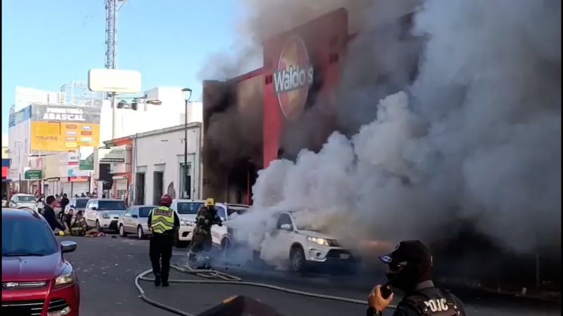 Kebakaran di toko kelontong menewaskan sedikitnya 23 orang di Meksiko utara, kata gubernur negara bagian | berita