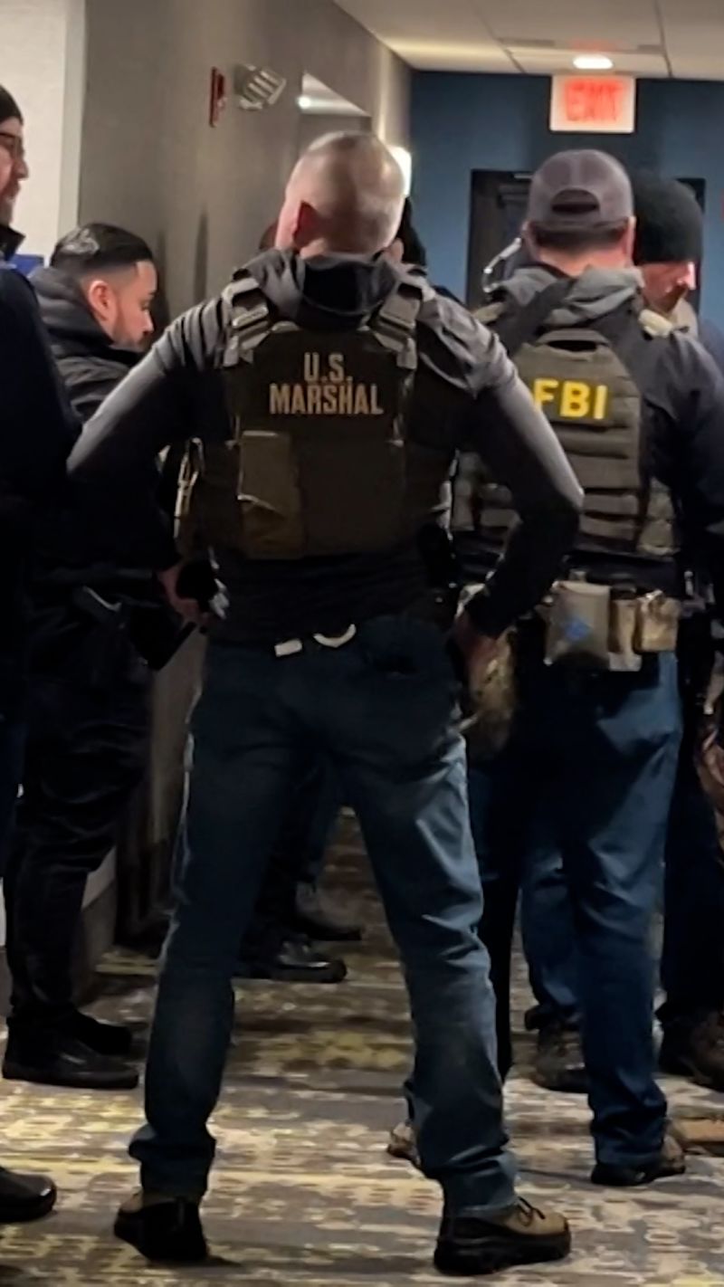 Orang yang berkepentingan ditahan dalam penembakan di Brown University yang menewaskan dua mahasiswa | berita