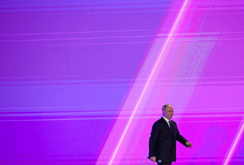 �Putin mengulur waktu�: Mantan Duta Besar AS untuk NATO dalam pembicaraan Rusia-Ukraina | berita