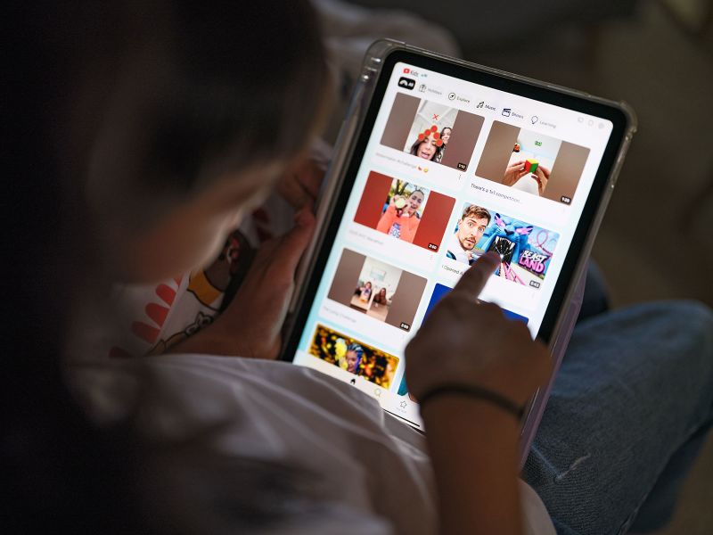 Remaja Australia mulai meninggalkan media sosial minggu ini. Beberapa kembali | berita