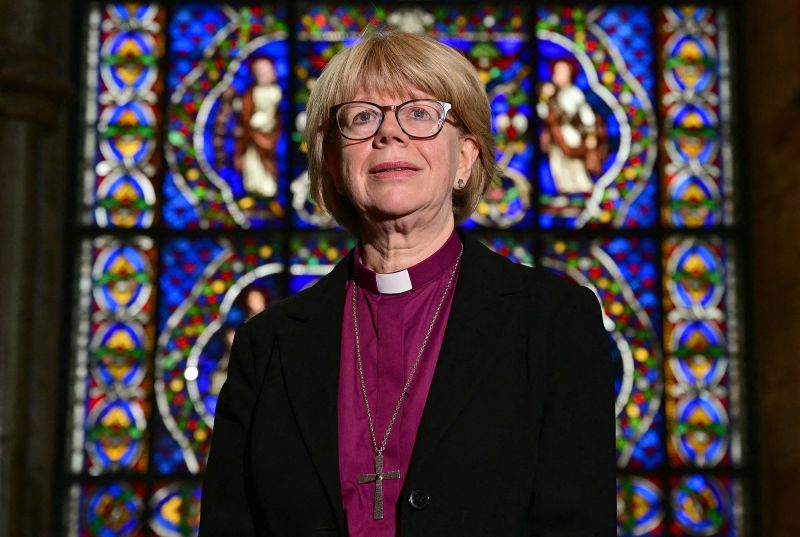 Sarah Mullally: Uskup Agung Wanita Pertama di Canterbury ditunjuk | berita