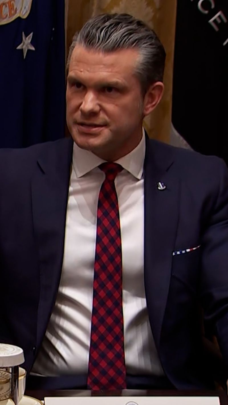 Seberapa banyak yang diketahui Hegseth tentang pemogokan kapal yang kontroversial itu? | Politik berita