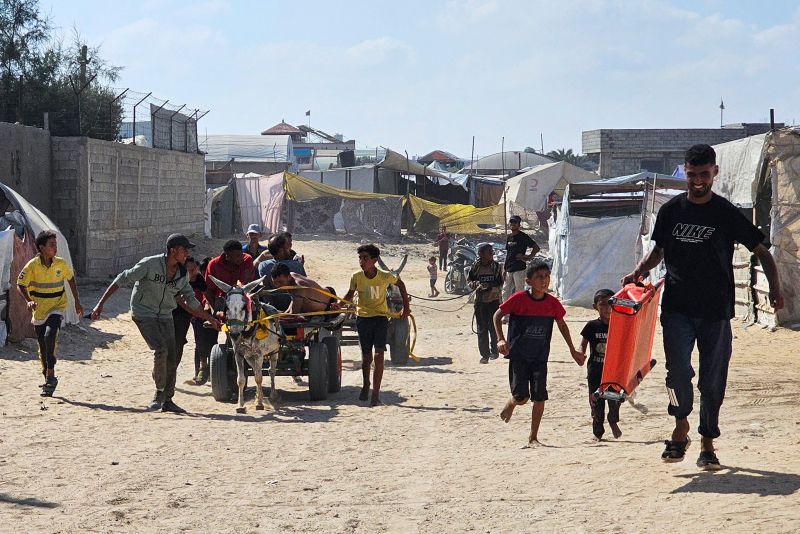 Setidaknya 73 orang mencari bantuan di Gaza yang dibunuh oleh tembakan Israel pada hari Minggu, Kementerian Kesehatan mengatakan | berita