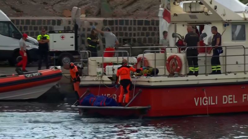 Superyacht yang tenggelam diyakini mengandung brankas kedap air | berita