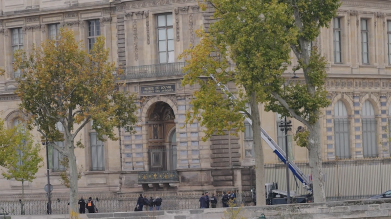 Tersangka ditangkap karena pencurian permata secara kurang ajar dari museum Louvre Paris | berita