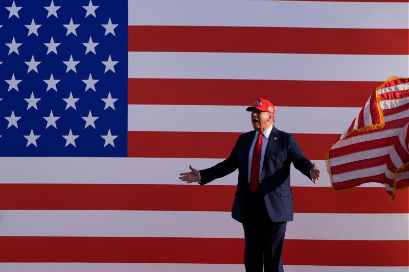 Trump mengatakan banyak orang mungkin menginginkan diktator. Ya, banyak dari orang -orangnya. | Politik berita