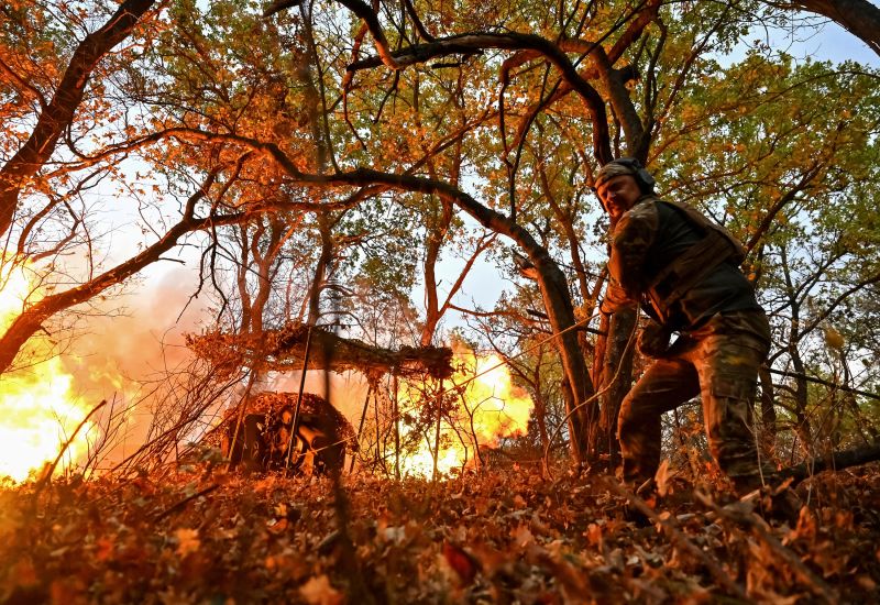 Ukraina menghadapi âsalah satu serangan paling kuatâ Rusia dalam perang tersebut, komandan memperingatkan, ketika Moskow mengklaim keuntungan di wilayah timur | berita