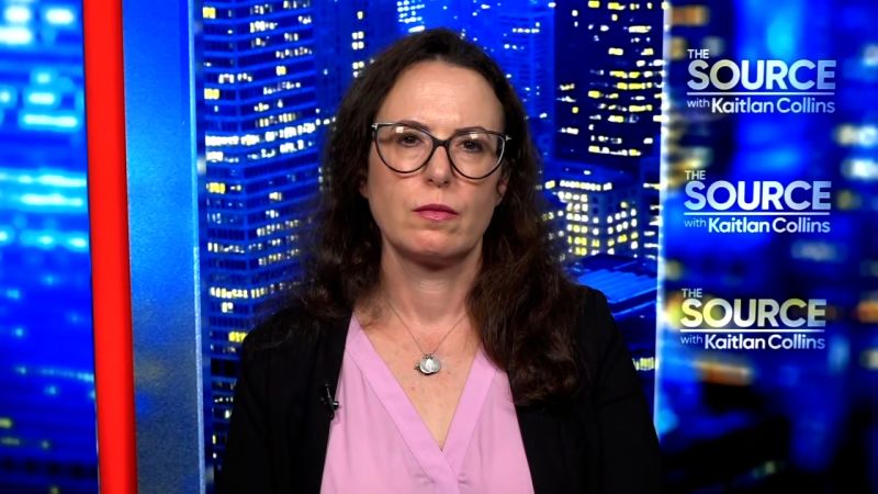 Video: Haberman membagikan laporan baru tentang kontroversi Trump di Pemakaman Nasional Arlington | Politik berita