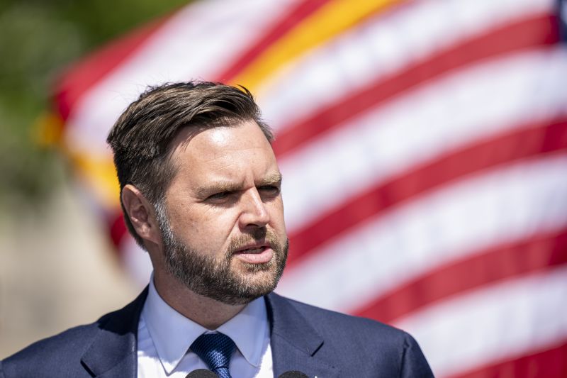 Video: JD Vance mengklaim Trump akan memveto larangan aborsi nasional | Politik berita