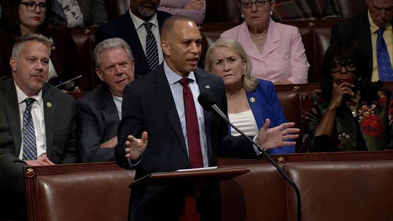 Video: Jeffries menggunakan � Magic Minute untuk menunda pemungutan suara di Megabill Trump | Politik berita