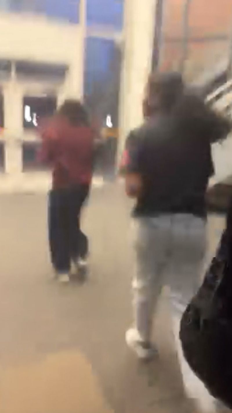 Video menunjukkan mahasiswa mengevakuasi Brown University | berita